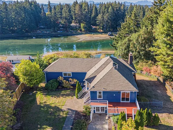 1431 NW Crows Nest Lane, Bremerton, WA 98312