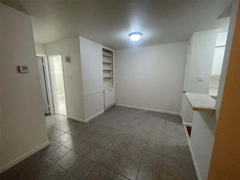 5550 N Braeswood Blvd #129 — Photo 7