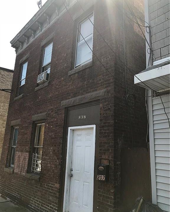 2nd image of 207 Washington St