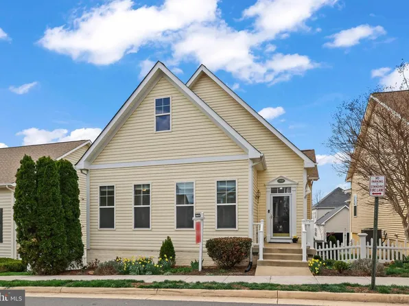 17446 Lethridge Cir, Round Hill, VA 20141