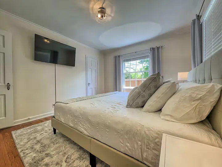 1347 S Sandusky Ave — Photo 11