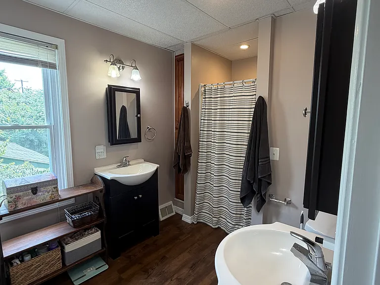 252 E Louther St — Photo 30