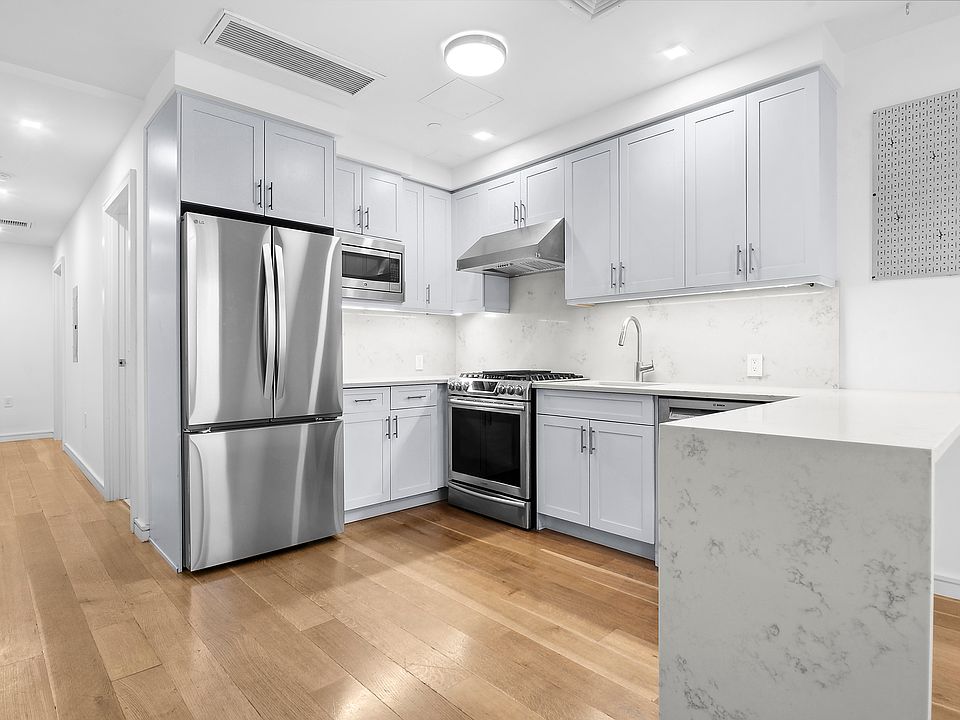 1st image of 583 Franklin Ave #1