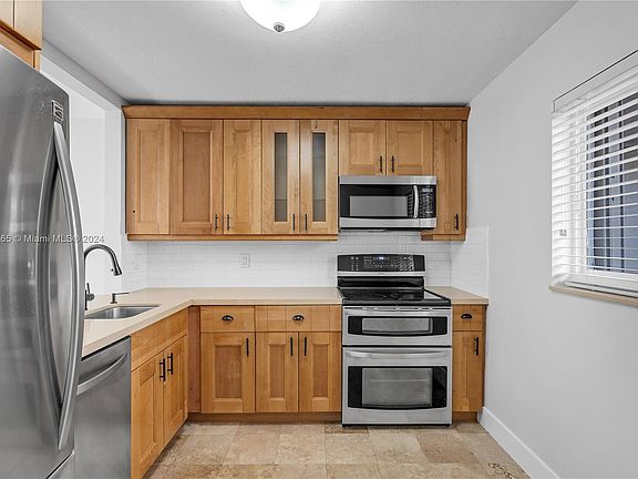 4th image of 7703 Camino Real #A-207