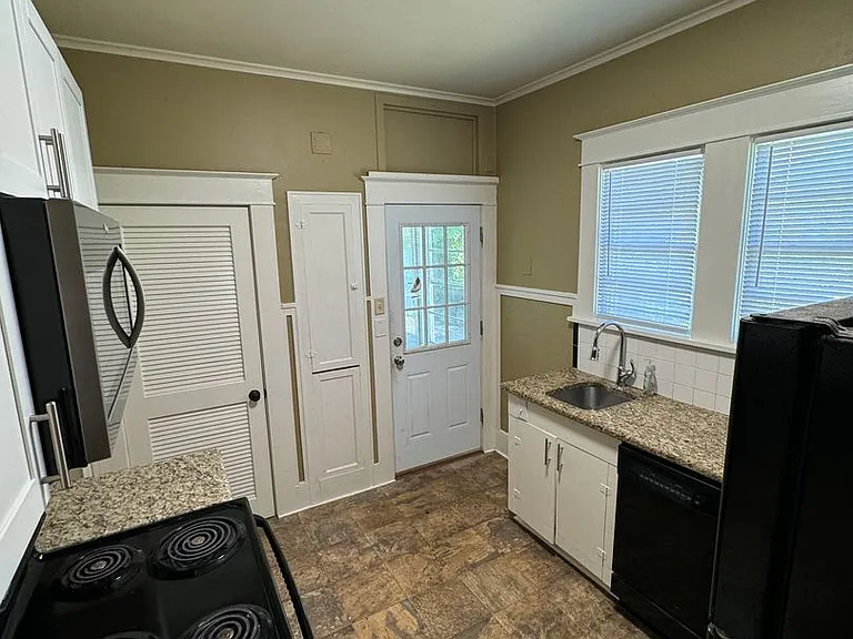 3516 Alexander Ave — Photo 4