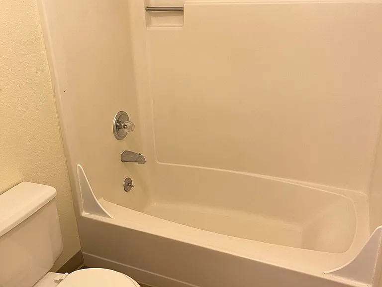Chestnut Place Apartments — Photo 24