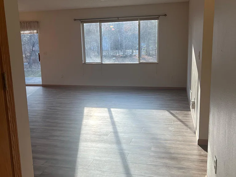 6044 Fountain Rd — Photo 4