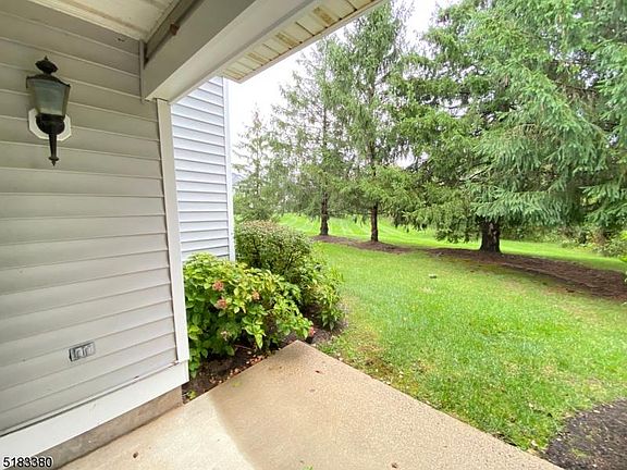 4th image of 273 Kingbird Ct