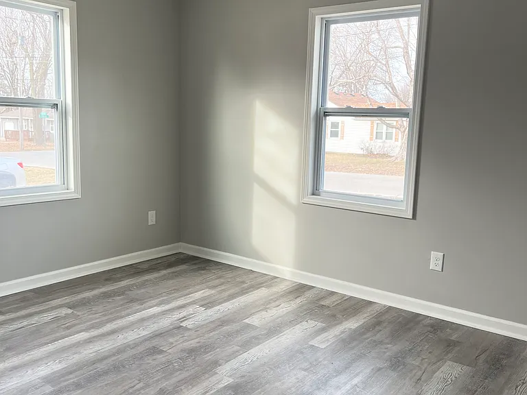 9 NW Orchard Dr — Photo 8