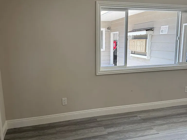 1605 W Shorb St — Photo 19