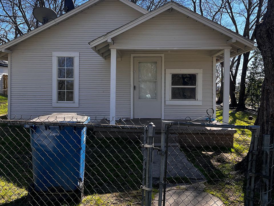 1st image of 202 Landers St