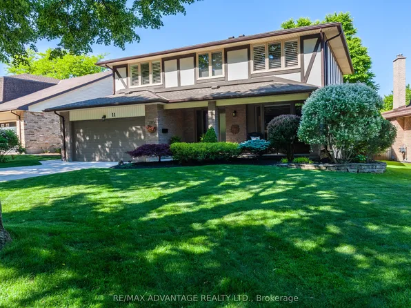 11 Farmington Cres, London, ON N6K 3J2