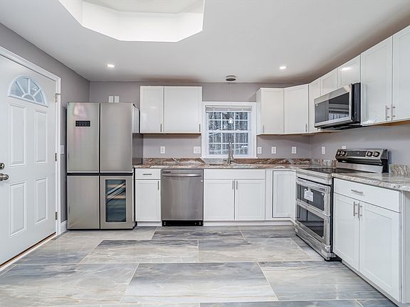 4th image of 1020 Richardson Rd