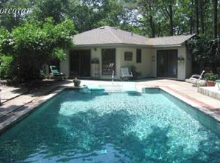 69 Spinney Rd, East Quogue, NY 11942