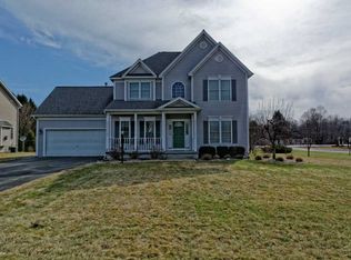 1 Belvedere Pl, Clifton Park, NY 12065