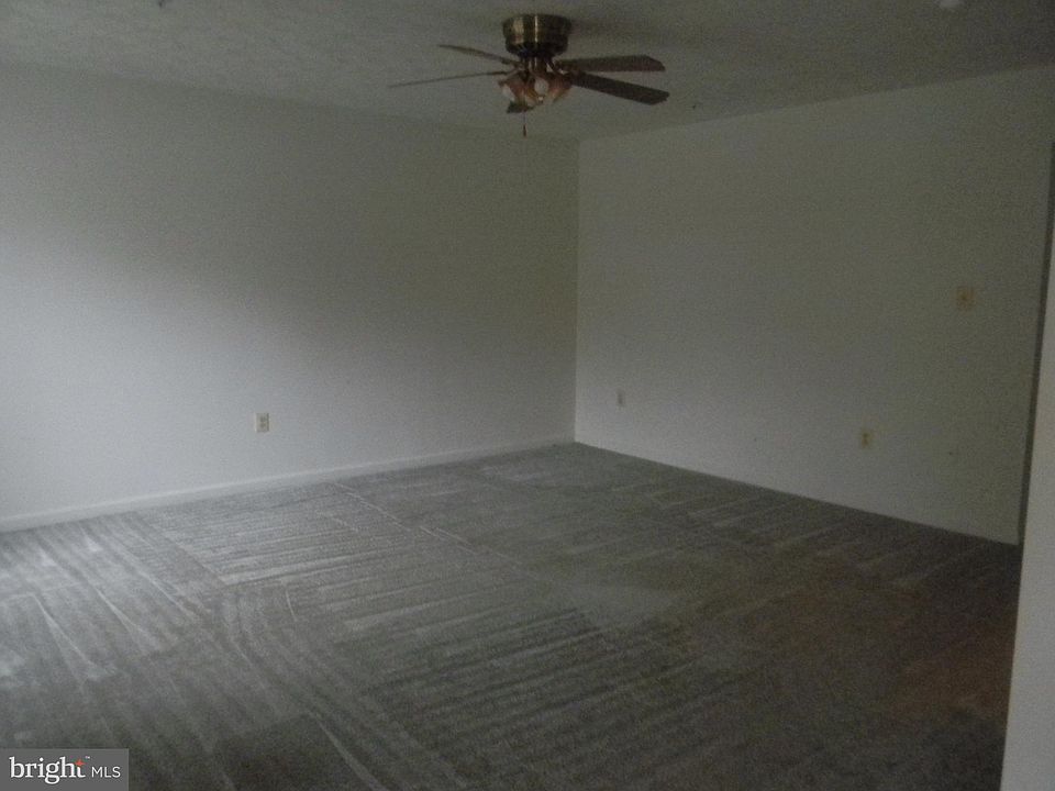 1st image of 107 Hibiscus Ct
