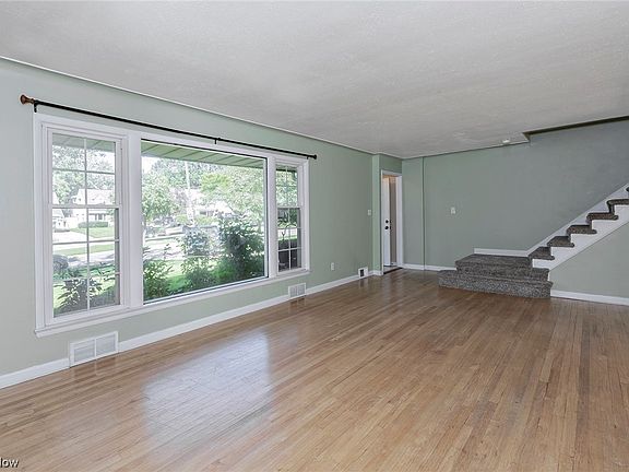 3rd image of 2459 S Belvoir Blvd