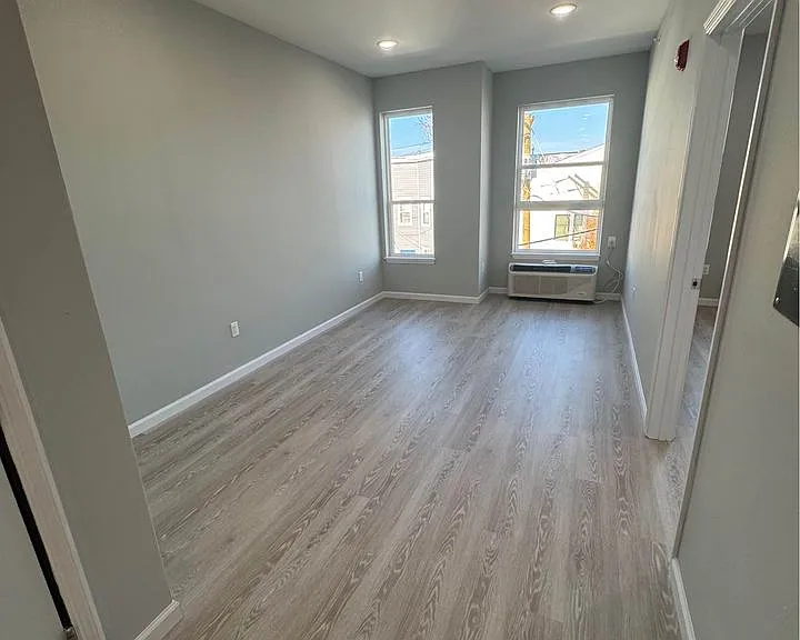 126 Governor St #303 — Photo 5