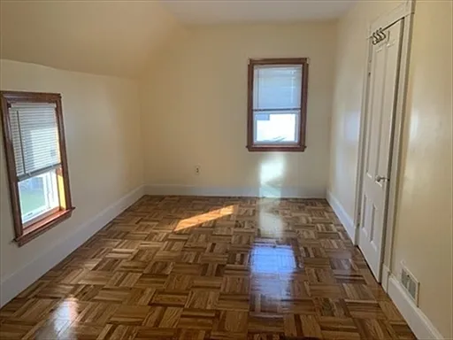 32 Harding Ave — Photo 8