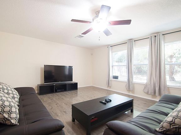 3rd image of 10106 Cedarcliff