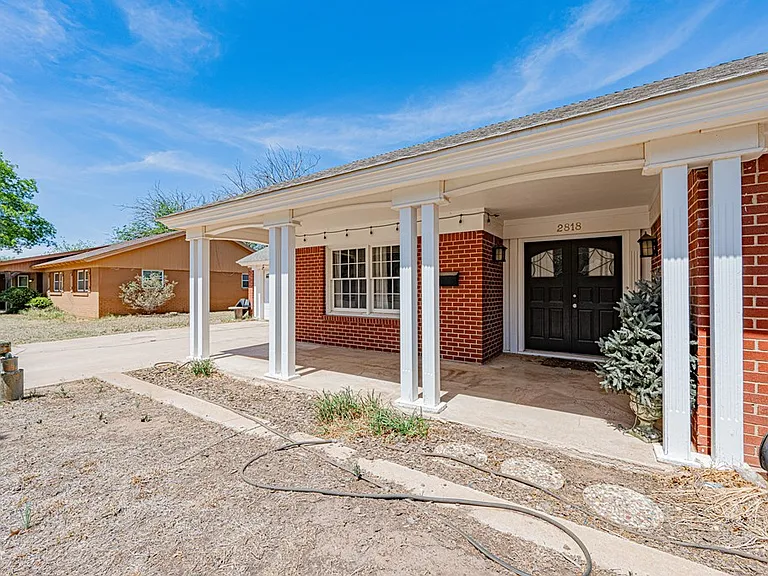 2818 Frontier Dr — Photo 6