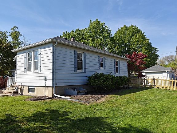 3rd image of 1207 Napier Ave