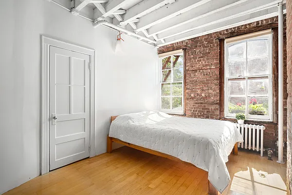 Sold by Compass | media 18