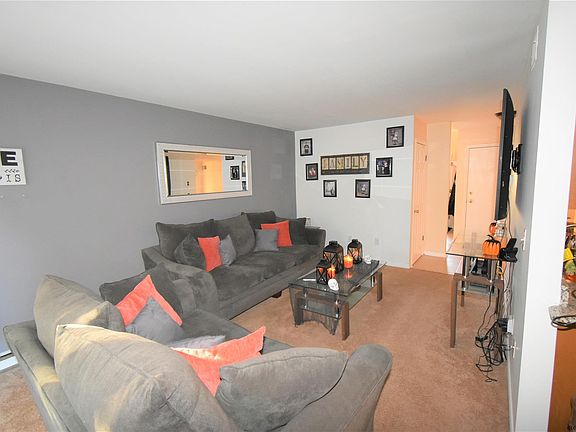 3rd image of 148 Tallow Wood Dr