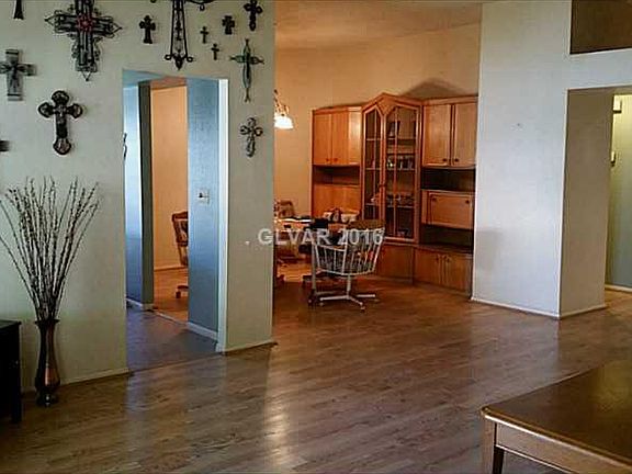 4th image of 451 Wickenburg St