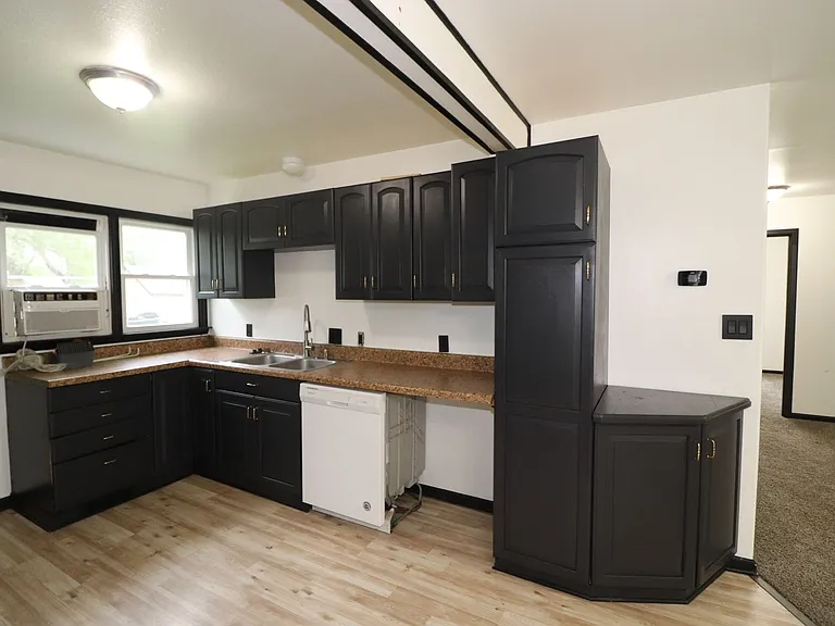 321 W 14th St — Photo 10