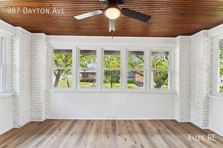 Beautifully Updated 3-Bedroom in St. Paul Available Now! — Photo 2