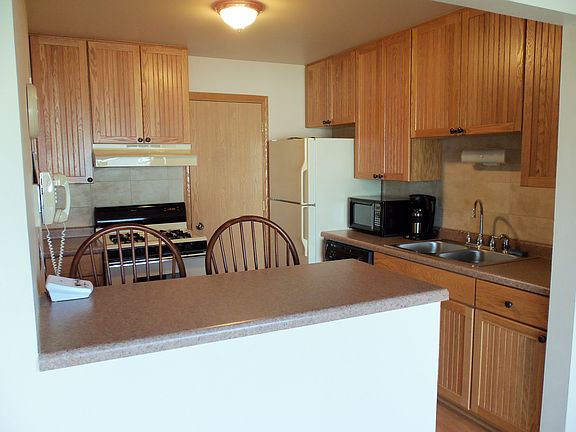 4th image of 327 Oak Meadow Ct APT C-2