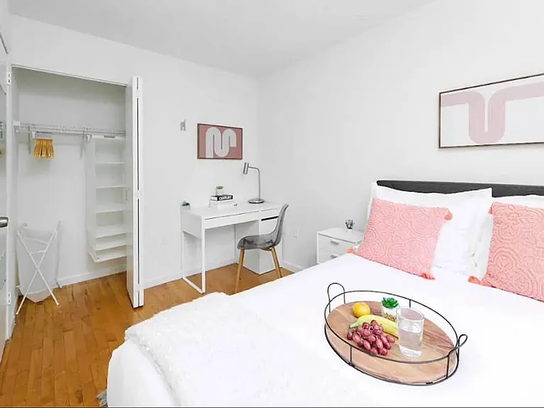 190 E 7th St #518 — Photo 5