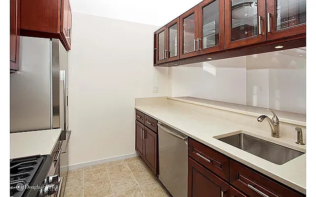 Rented by Douglas Elliman | media 14