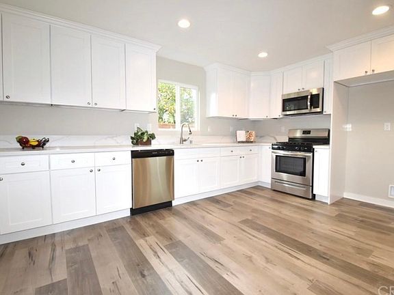 5th image of 8003 Saloma Ave #1