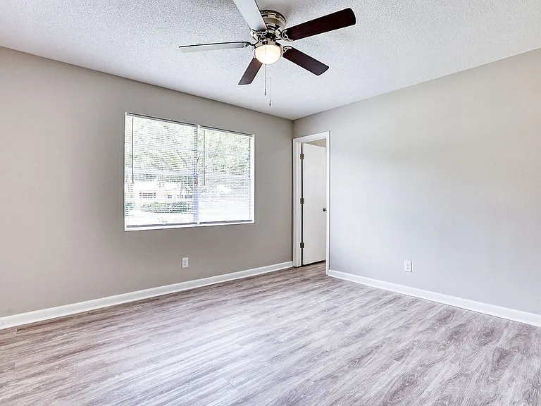 726 Fleming Rd — Photo 15