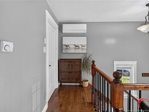 4th image of 100 Belle Foret St