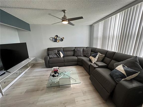2nd image of 4020 W Palm Aire Dr