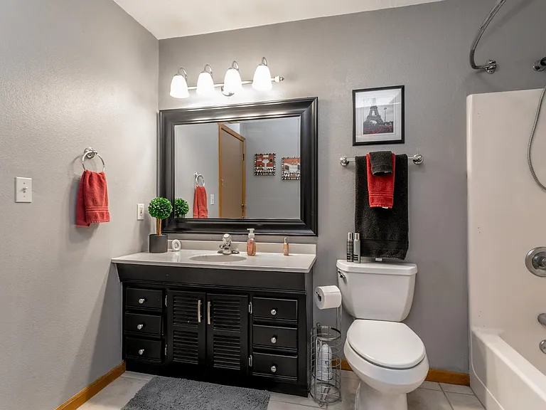 4300 W Brookview Ter — Photo 1