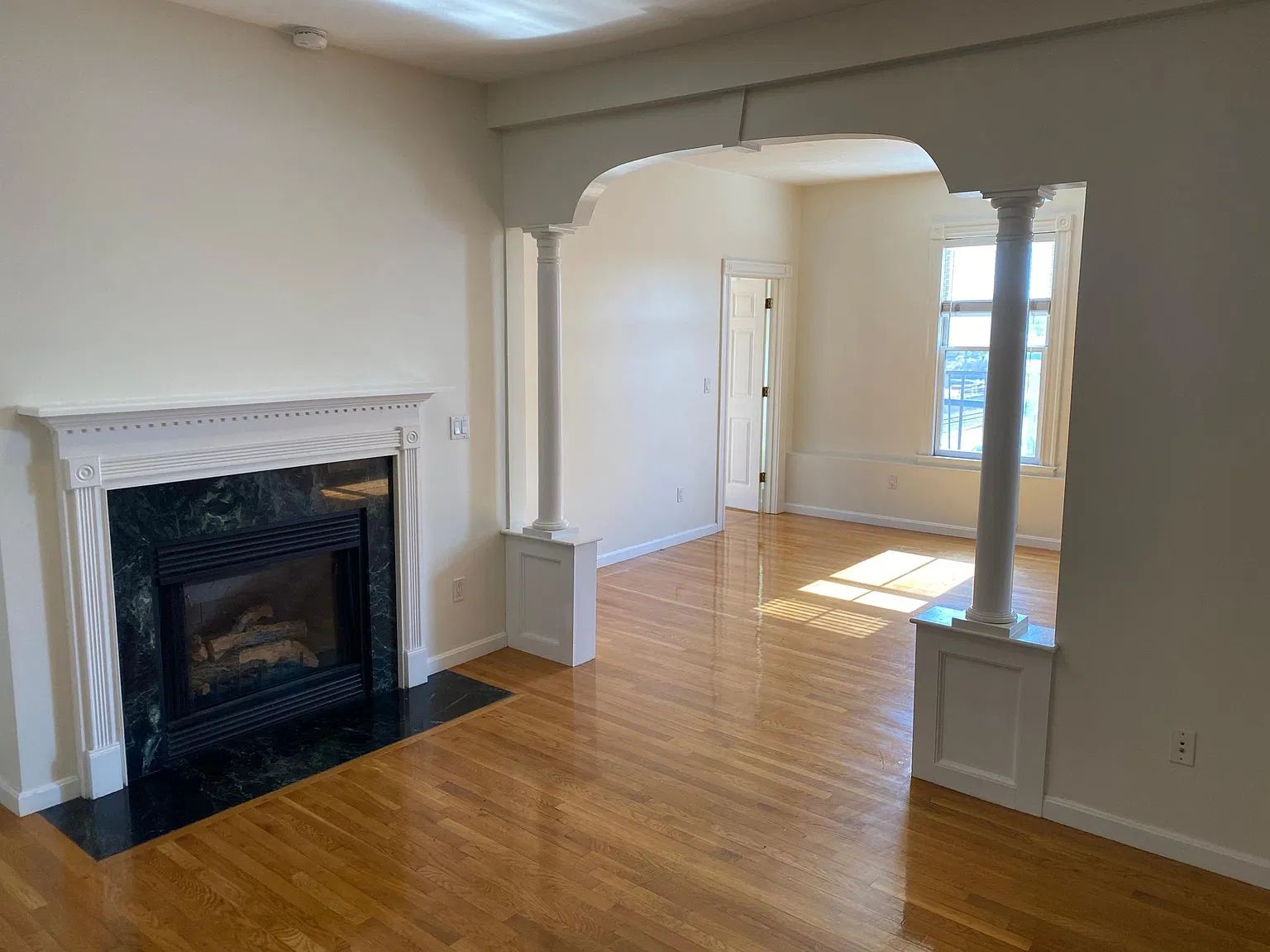 295 Dutton St — Photo 2