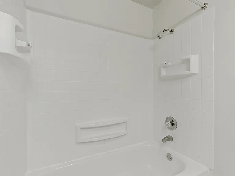 Riviera Apartments Northgate — Photo 35