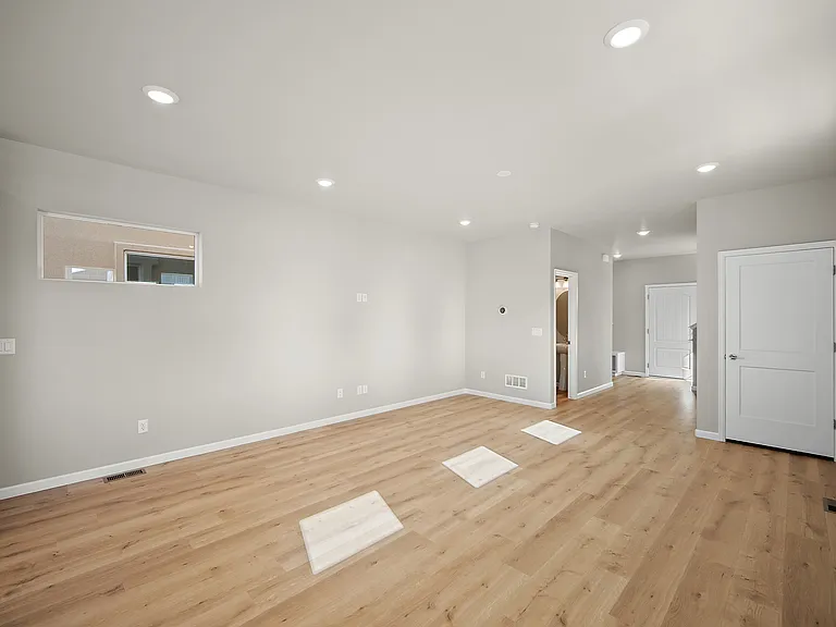 208 N Olympian Dr — Photo 10