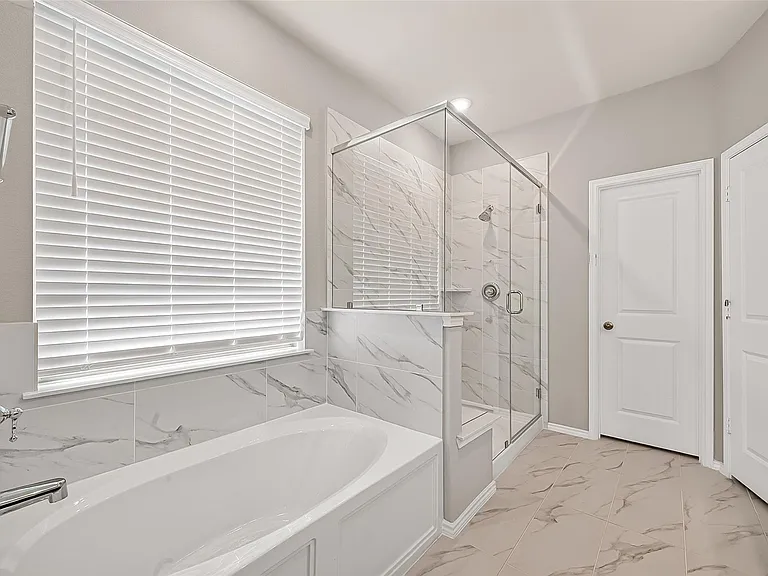 410 Mercury Sky Rd — Photo 37