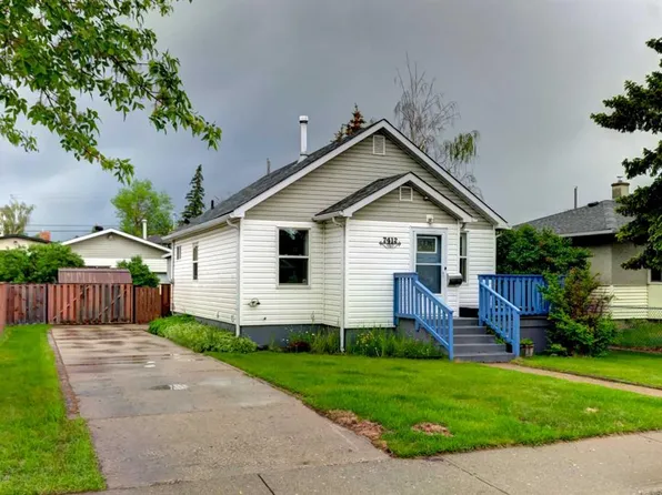 7412 W 22nd St SE, Calgary, AB T2C 0W6