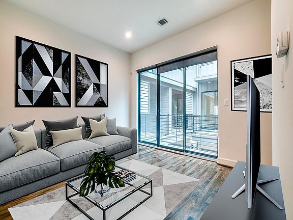 4th image of 2202 Moser Ave #204