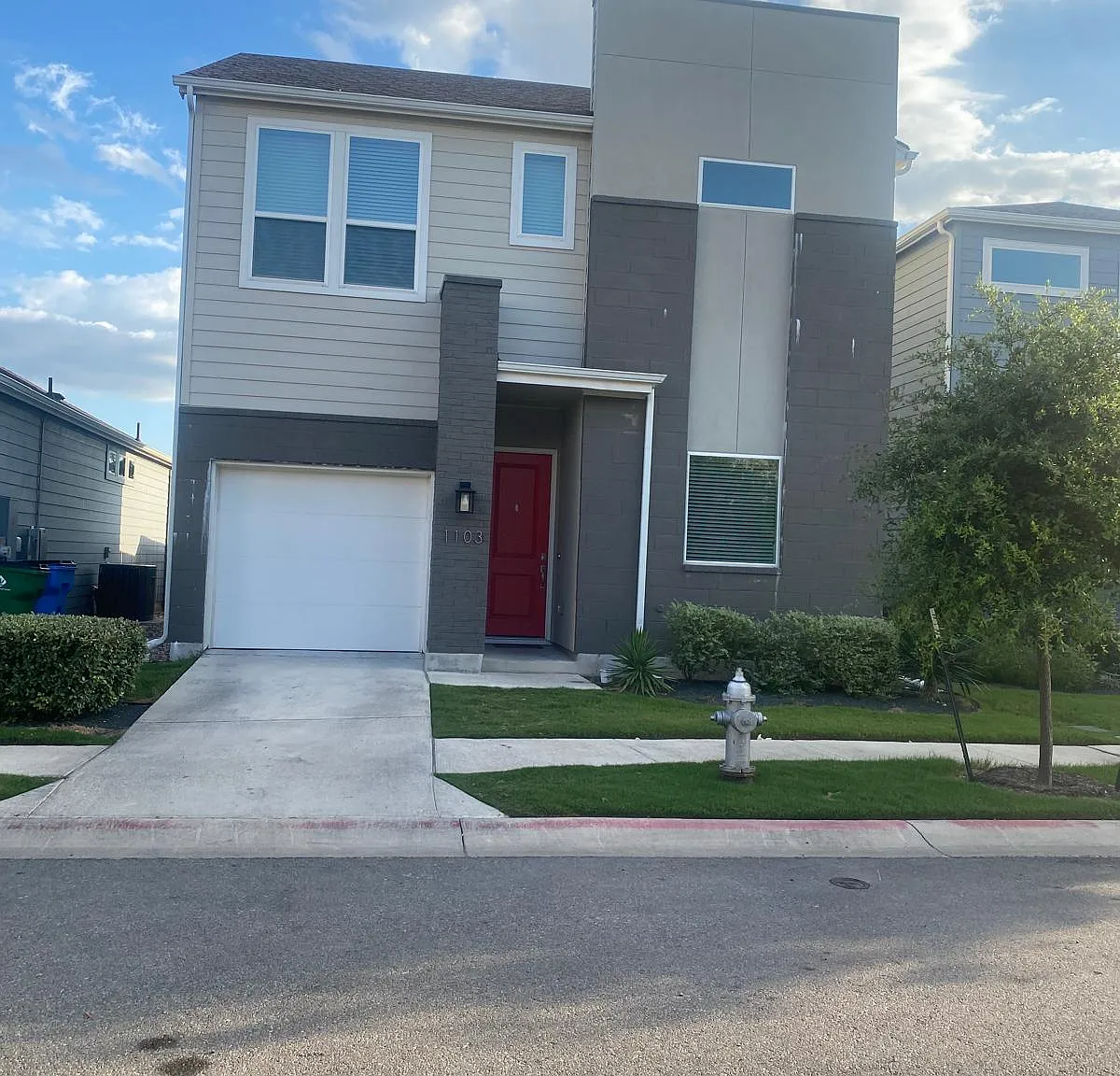 3 bed, 2.5 bath, 1485 sqft, $2,200 — Photo 1