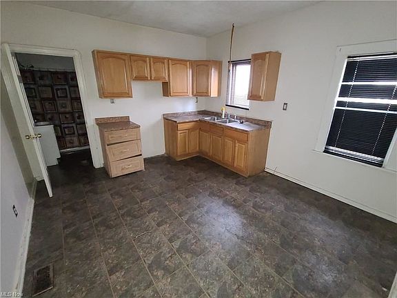 2nd image of 7008 Hosmer Ave