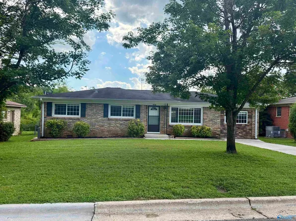 4728 Lumary Dr NW, Huntsville, AL 35810