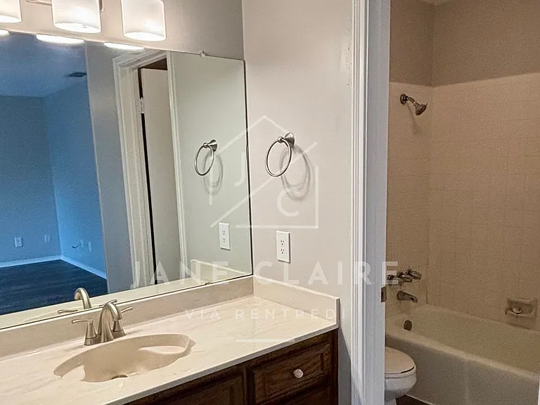 336 Mill Creek Cir — Photo 7