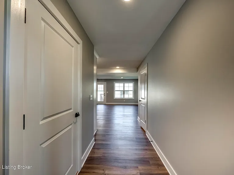 114 N Elm Grove Ave — Photo 54